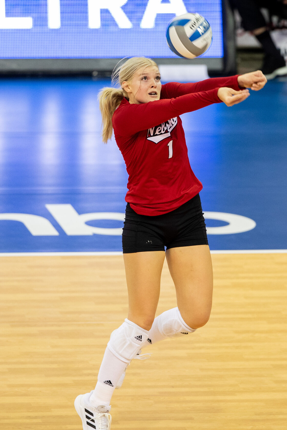 090921-owh-spo-nucuvolley-ar21.JPG